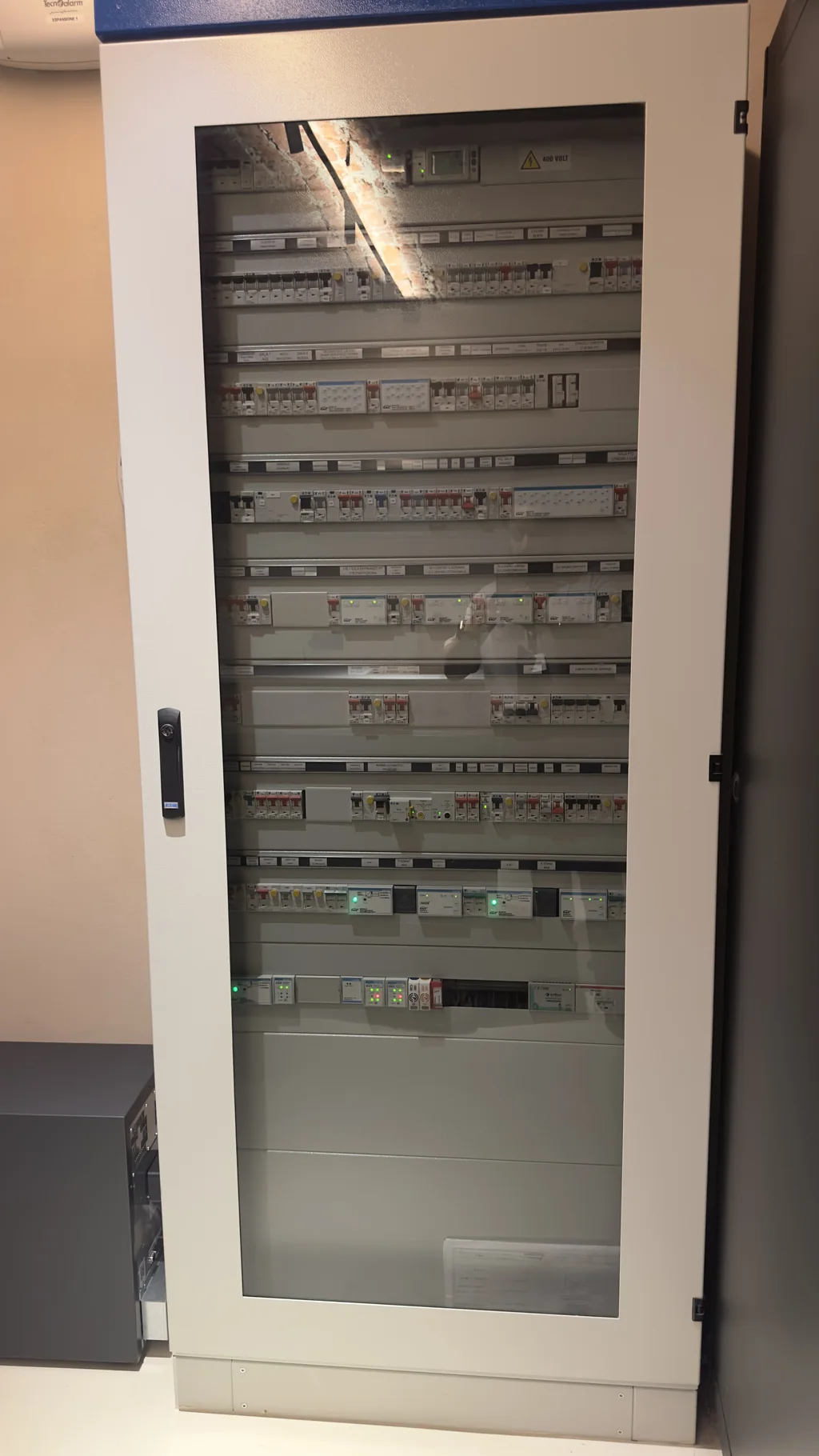 KNX distribution rack cabinet in an Ekinex reference installation