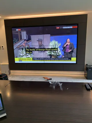 2×2 Video Wall — build stage 1